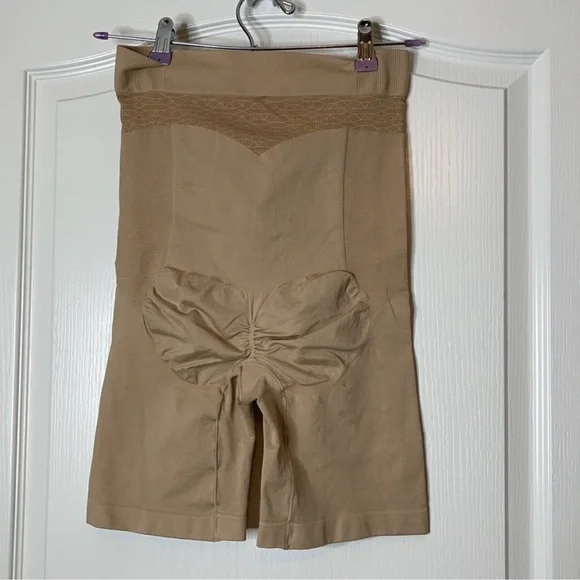 Bali Comfort Revolution Seamless High Waisted Thigh Slimmer Shapewear Large - Picture 10 of 16